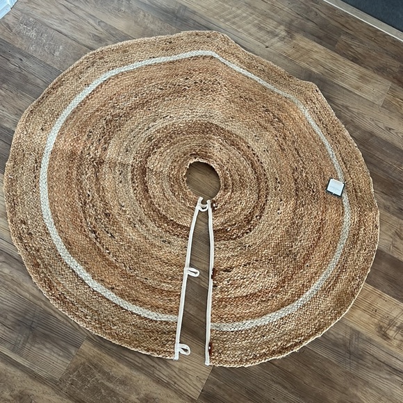 Threshold Designed with Studio McGee - 48" Timeless Round Hemp Jute Tree Skirt - Picture 7 of 10
